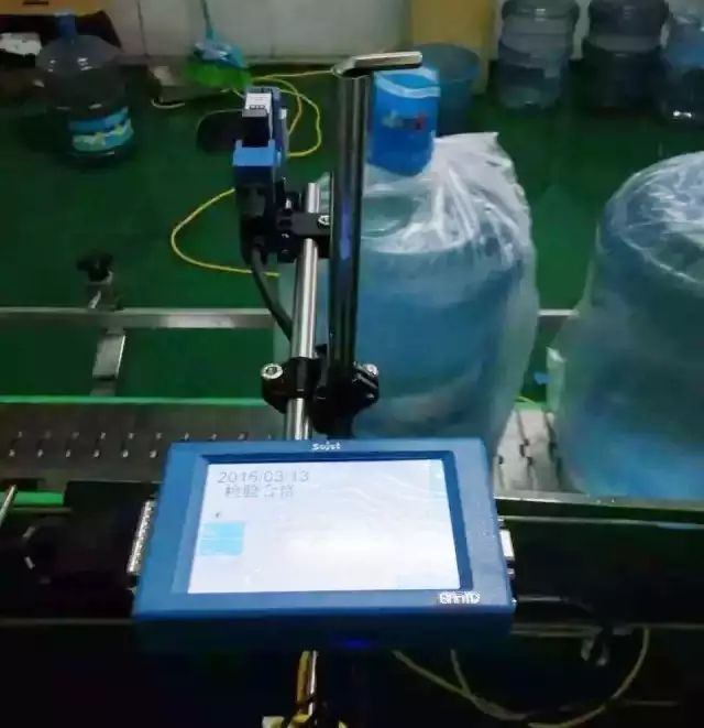 依瑪E125噴碼機(jī)用于桶裝水噴碼