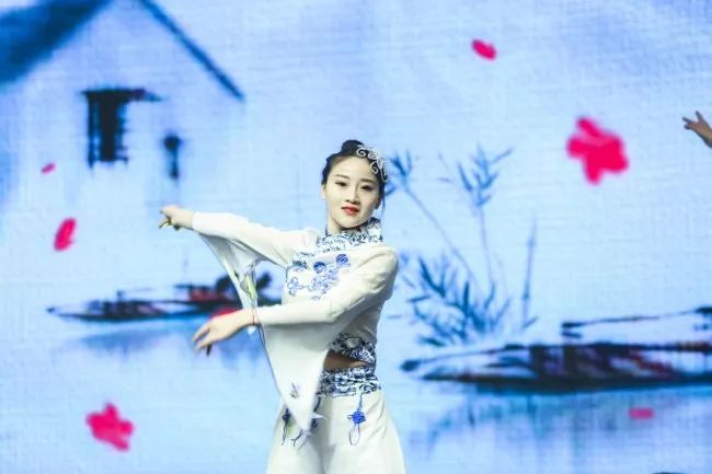 超燃!116萬人次關(guān)注！“2019年第二屆中國噴碼標(biāo)識(shí)行業(yè)年會(huì)”取得圓滿成功